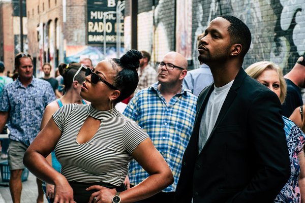 Quels conseils pour débuter la pratique du land art comme moyen d'expression créative en plein air ?