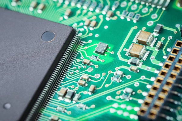 Pourquoi la carte électronique est-elle importante?