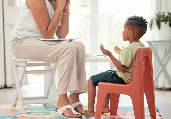 Le Centre Mosaïque propose-t-il des séances de thérapie en groupe ?