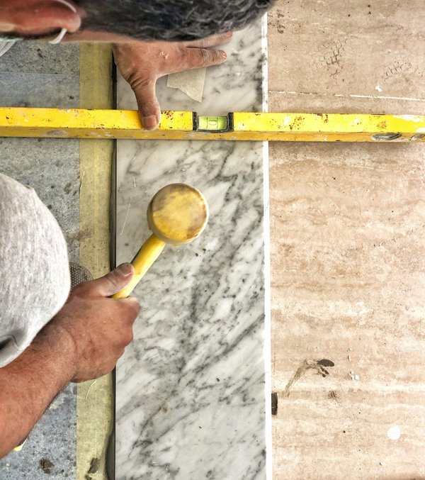 Marbrier expert pour projets sur mesure à Lyon